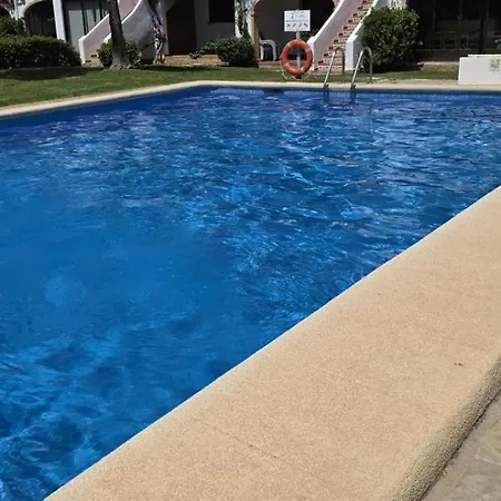 Casa Con Piscina Comunitaria Hébergement de vacances Dénia